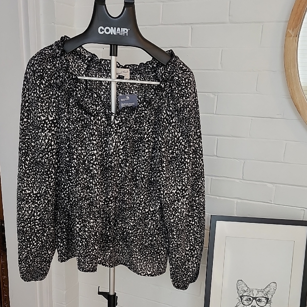 Black and White Women's Top, Xxl